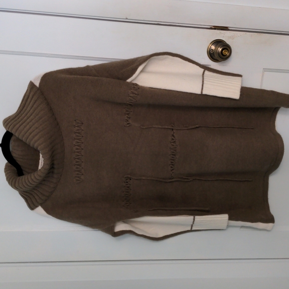 Mystree Size Large Tan and White Acrylic Nylon Sweater with Cowl Neck - Picture 1 of 5